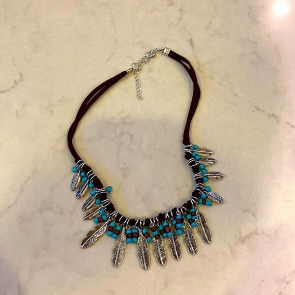 Boot barn brand brown suede silver color feathers beads choker brand new - Picture 1 of 3